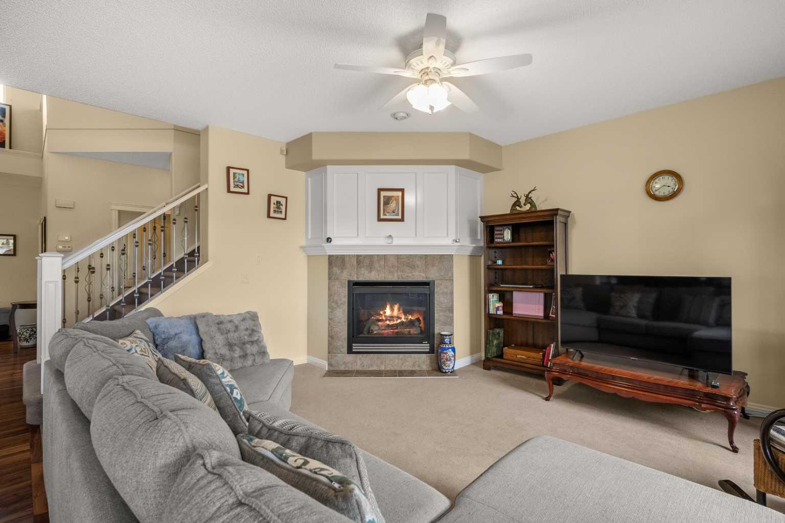 160 Royal Oak Heights NW