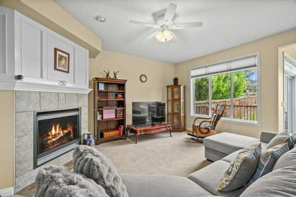 160 Royal Oak Heights NW