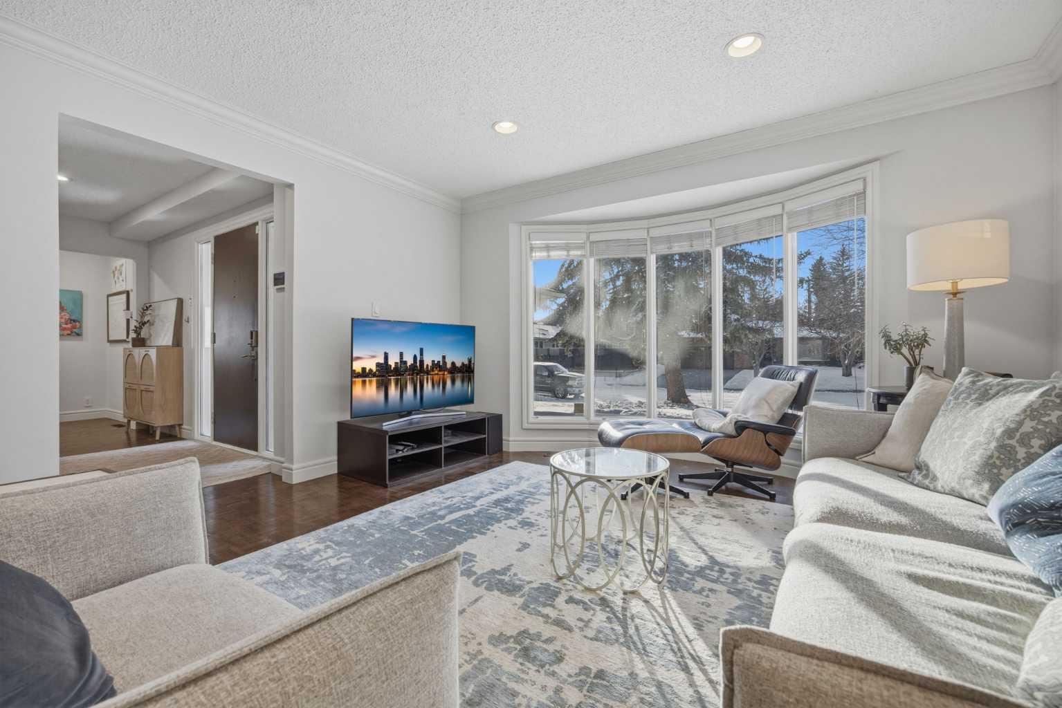 1136 Kildonan Place SW