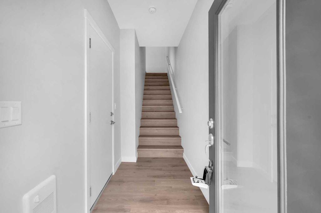 Photo of 305 Shawnee Square SW, Calgary, AB T2Y 0W4 (MLS # A2277723)