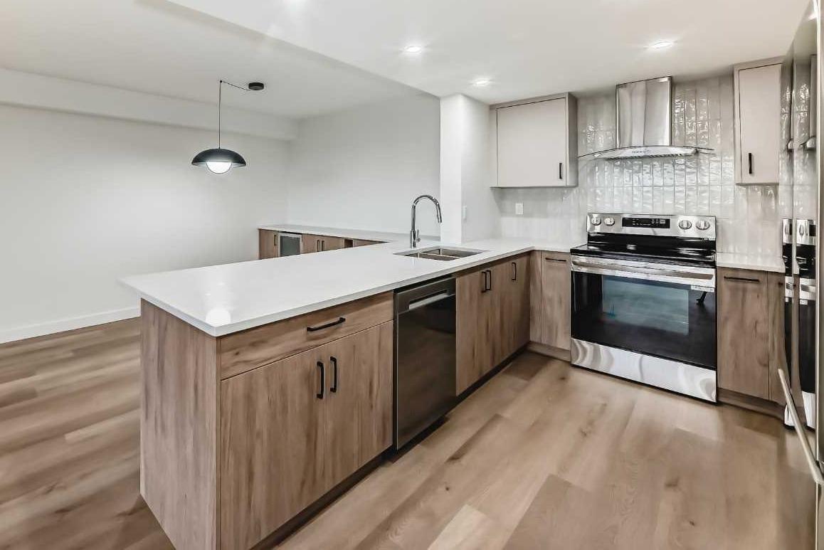 225 25 Avenue SW 806