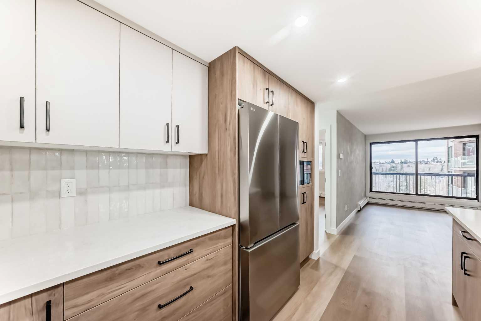 225 25 Avenue SW 806