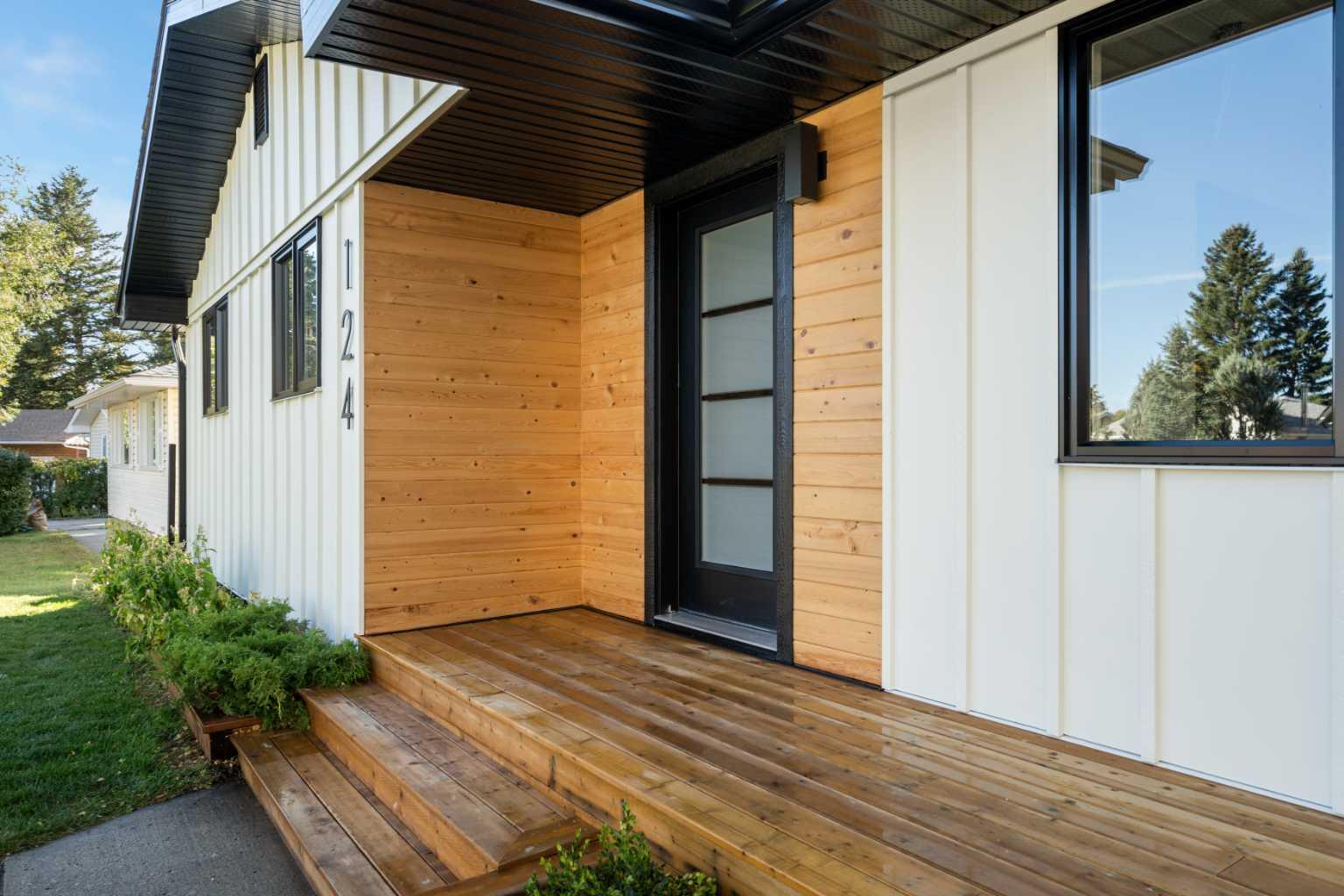 124 Gainsborough Drive SW