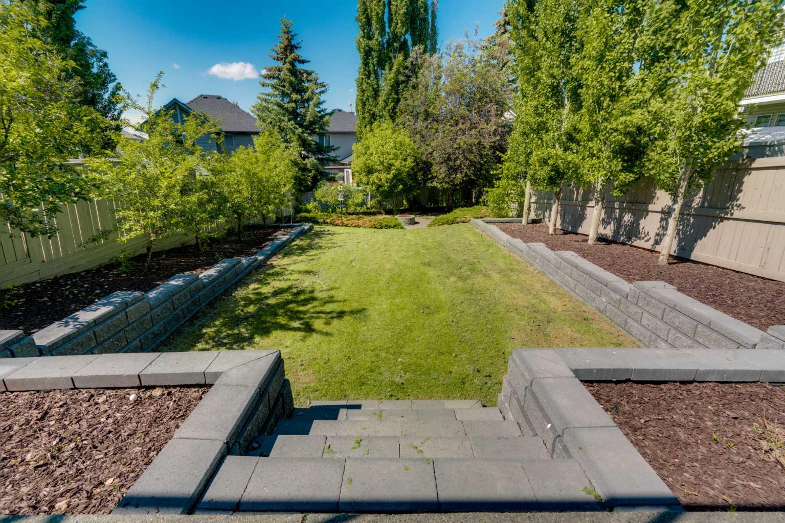 9 Cresthaven Way SW