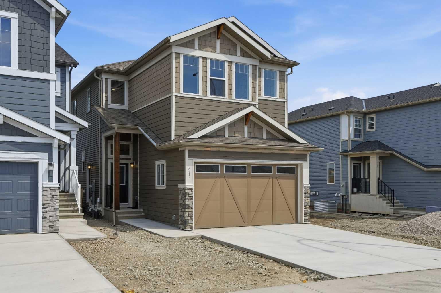 695 Buffaloberry Manor SE