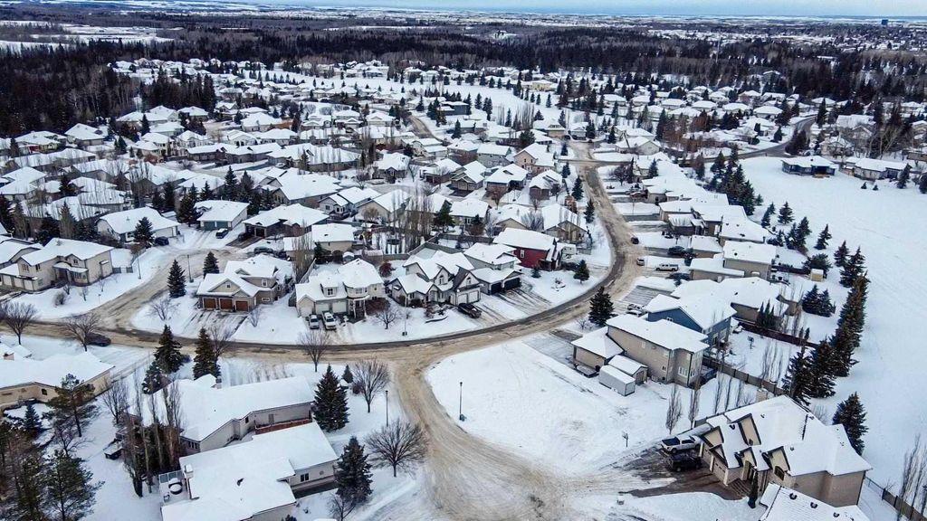 Photo of 9201 46A Avenue, Wedgewood, AB T8W 2G7 (MLS # A1240941)