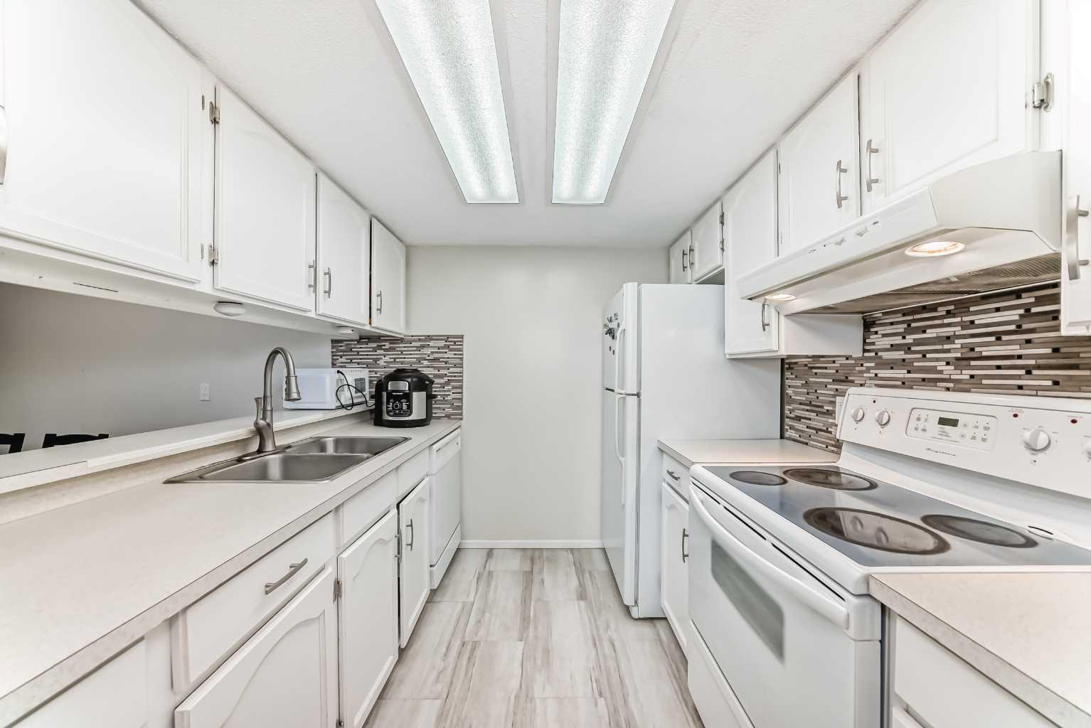 2011 University Drive NW 306