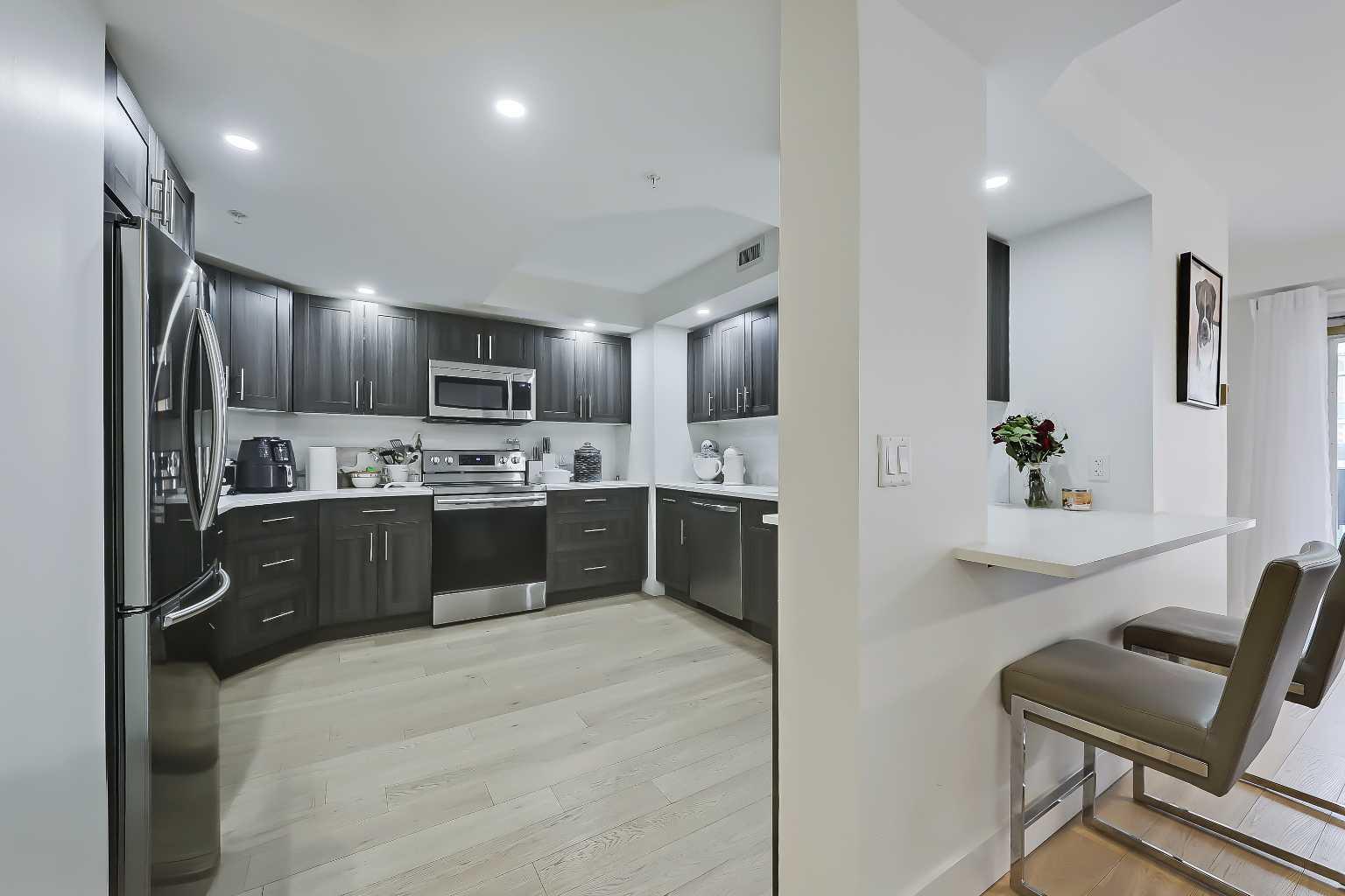 200 La Caille Place SW 902