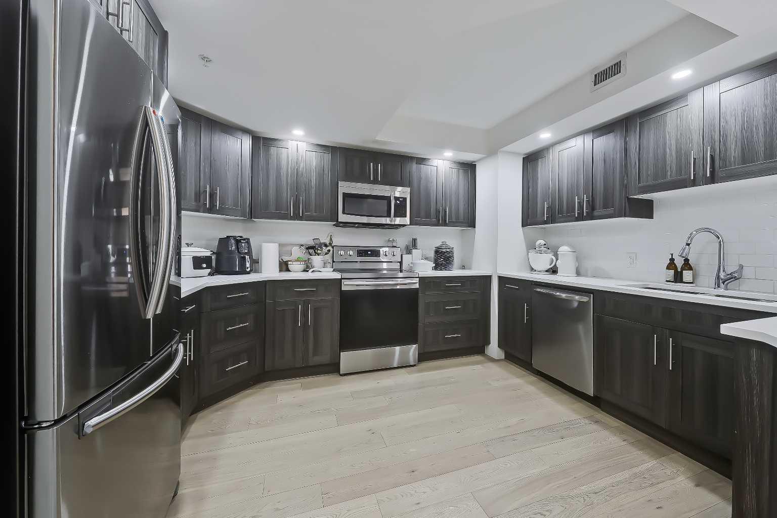 200 La Caille Place SW 902