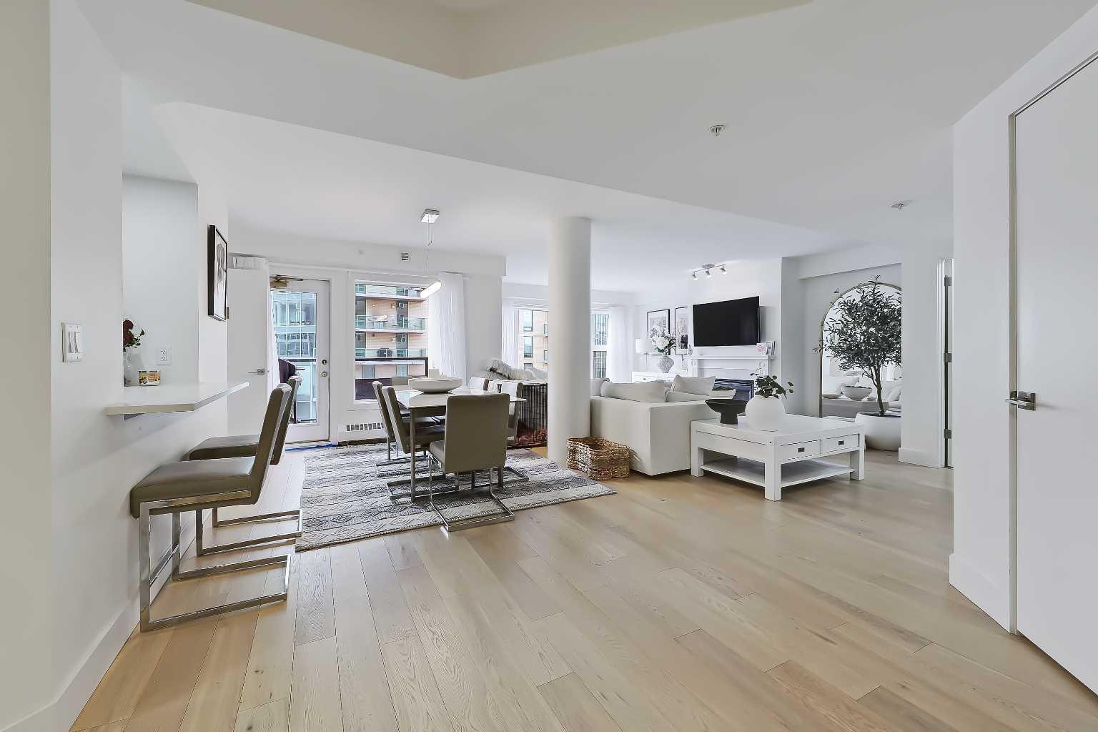 200 La Caille Place SW 902