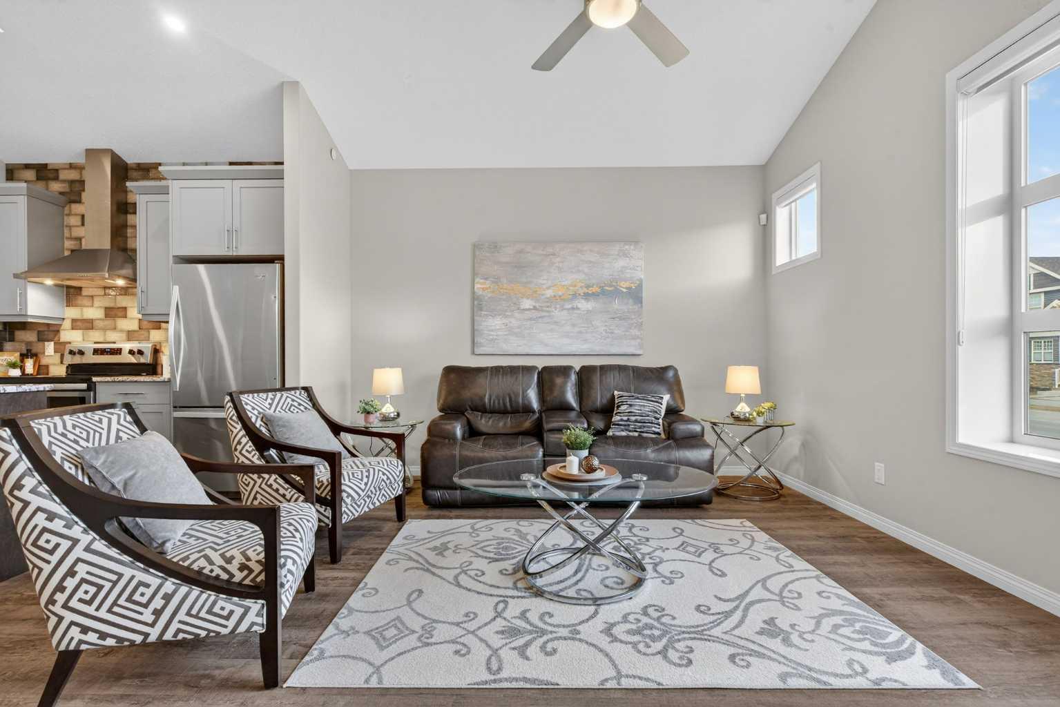 937 Livingston Way NE