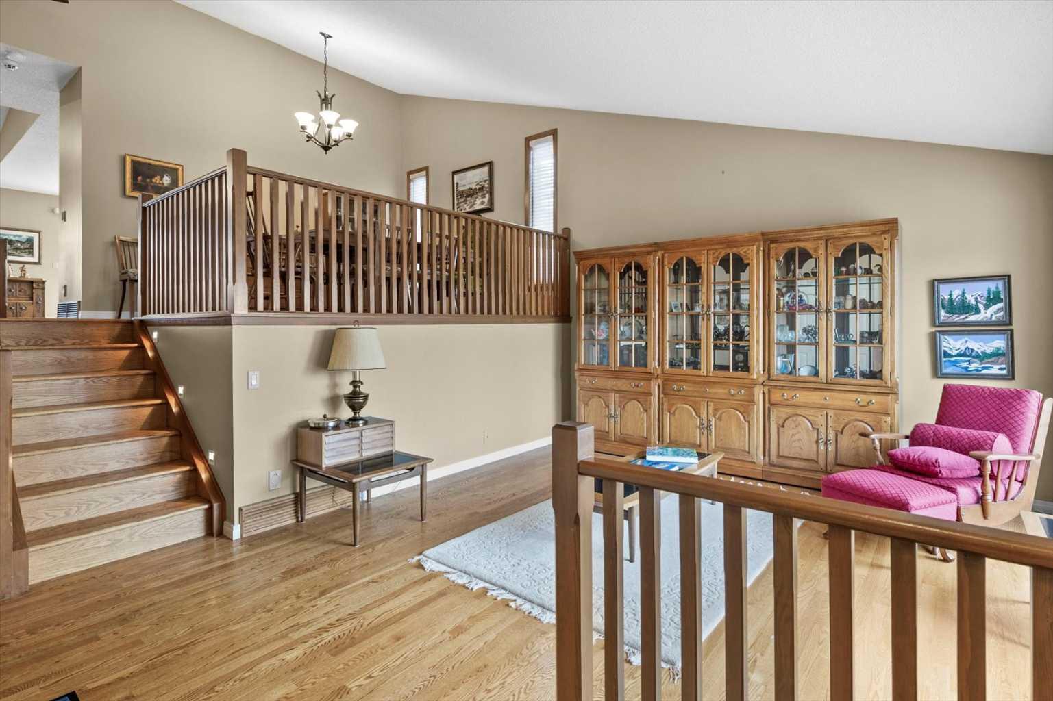 12 Strathaven Mews SW