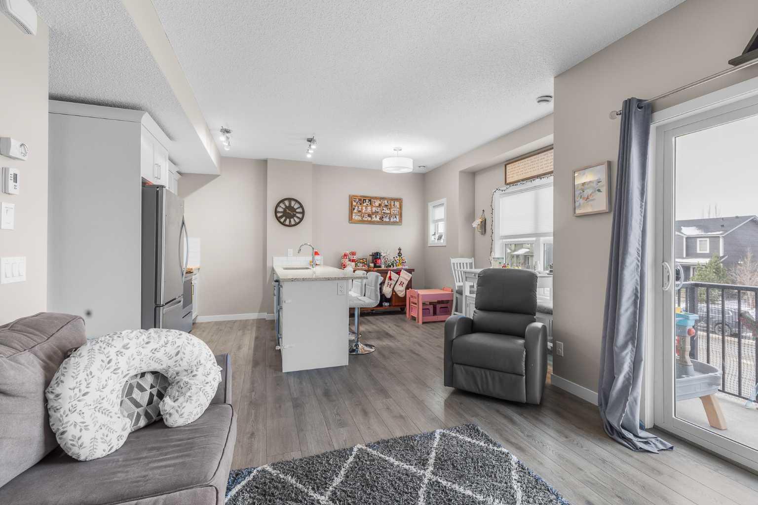 250 Fireside View 811