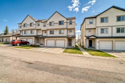 17 Copperfield Court SE Calgary AB T2Z 4Z3