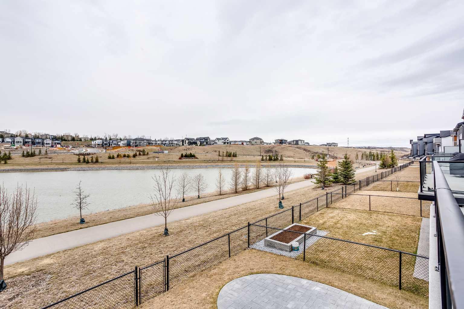206 Rowley Way NW