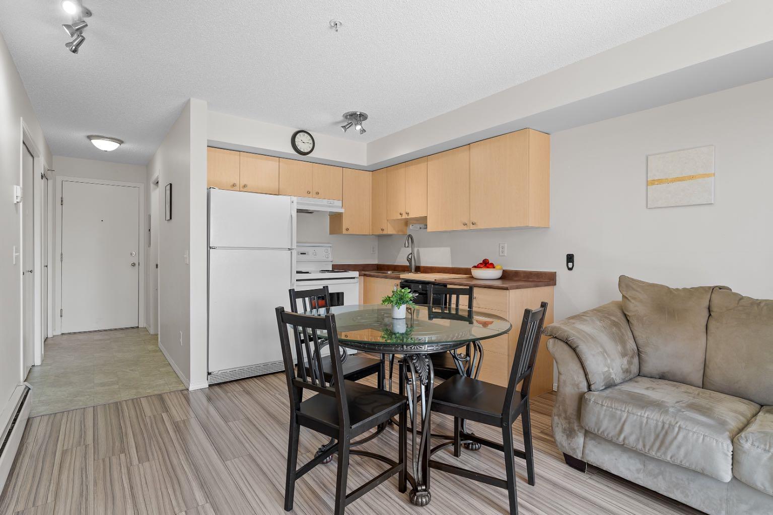 16 Country Village Bay NE 2205