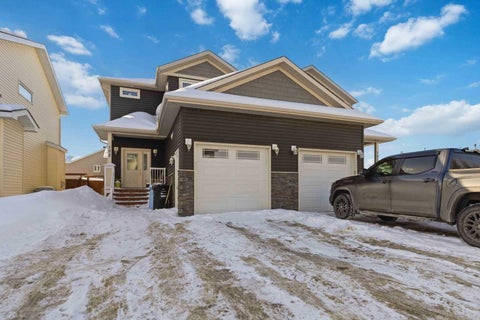Photo of 102 Athabasca Crescent, Fort McMurray, AB T9J 1C1 (MLS # A2298928)