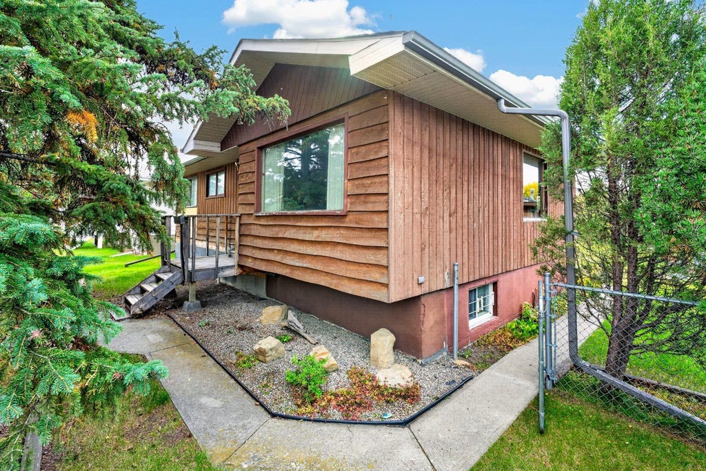 Photo of 3723 Bow Anne Road NW, Calgary, AB T3B 2T7 (MLS # A2347132)