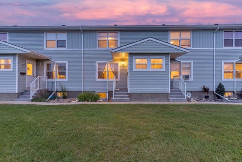 Photo of 36 Poplar Crescent, Springbrook, AB T4S 1V3 (MLS # A2331301)