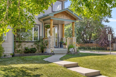 Photo of 301 29 Avenue NE, Calgary, AB T2E 2C4 (MLS # A2333299)
