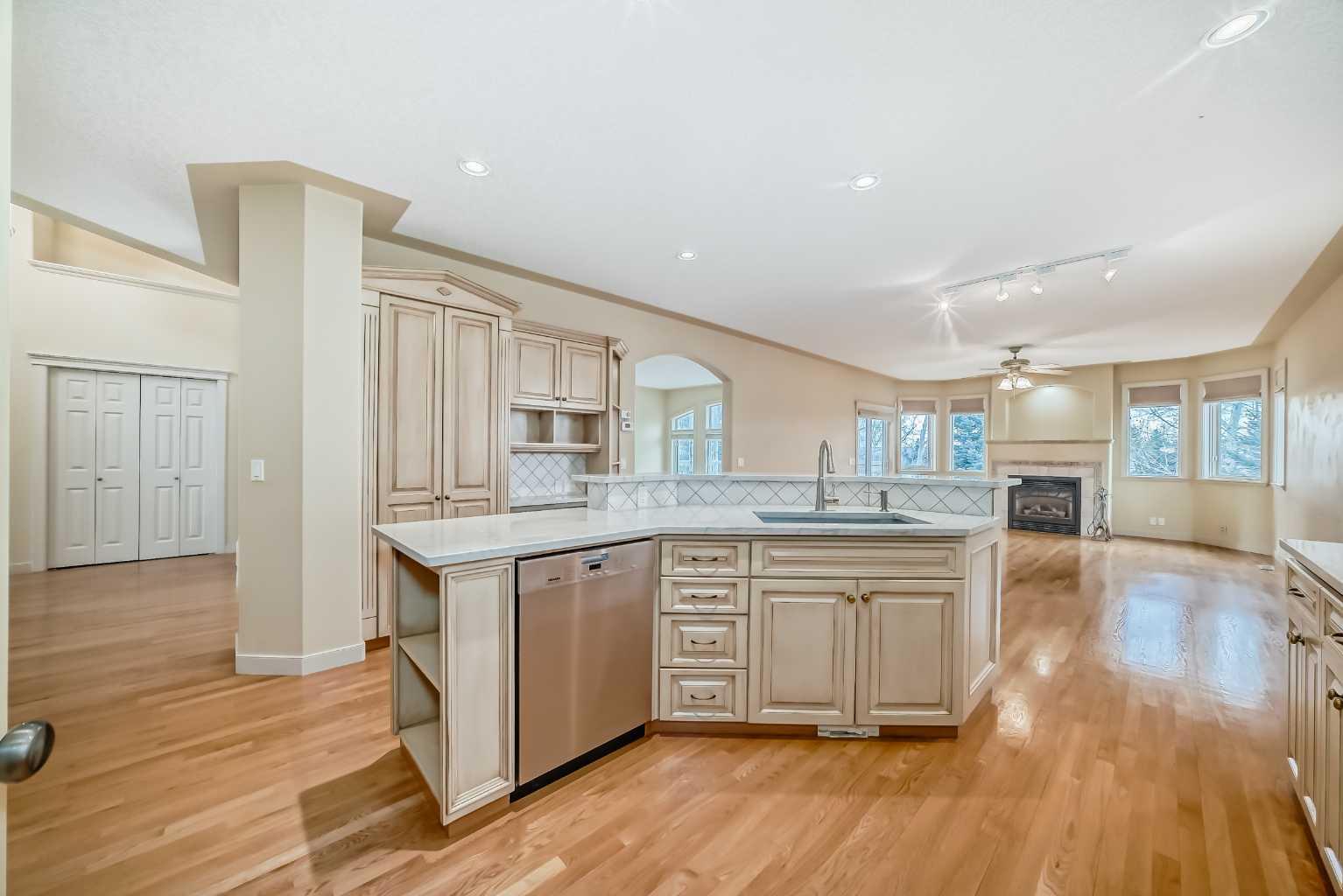 46 Valley Ponds Way NW