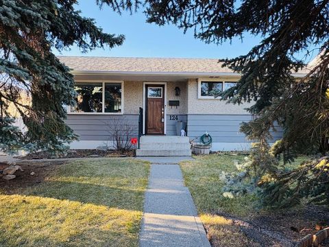 124 Glenpatrick Drive SW Calgary AB T3E 4L6