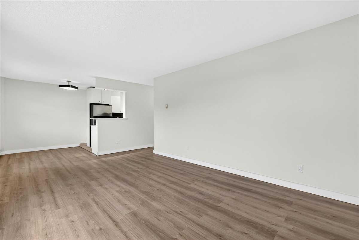 635 57 Avenue SW 302
