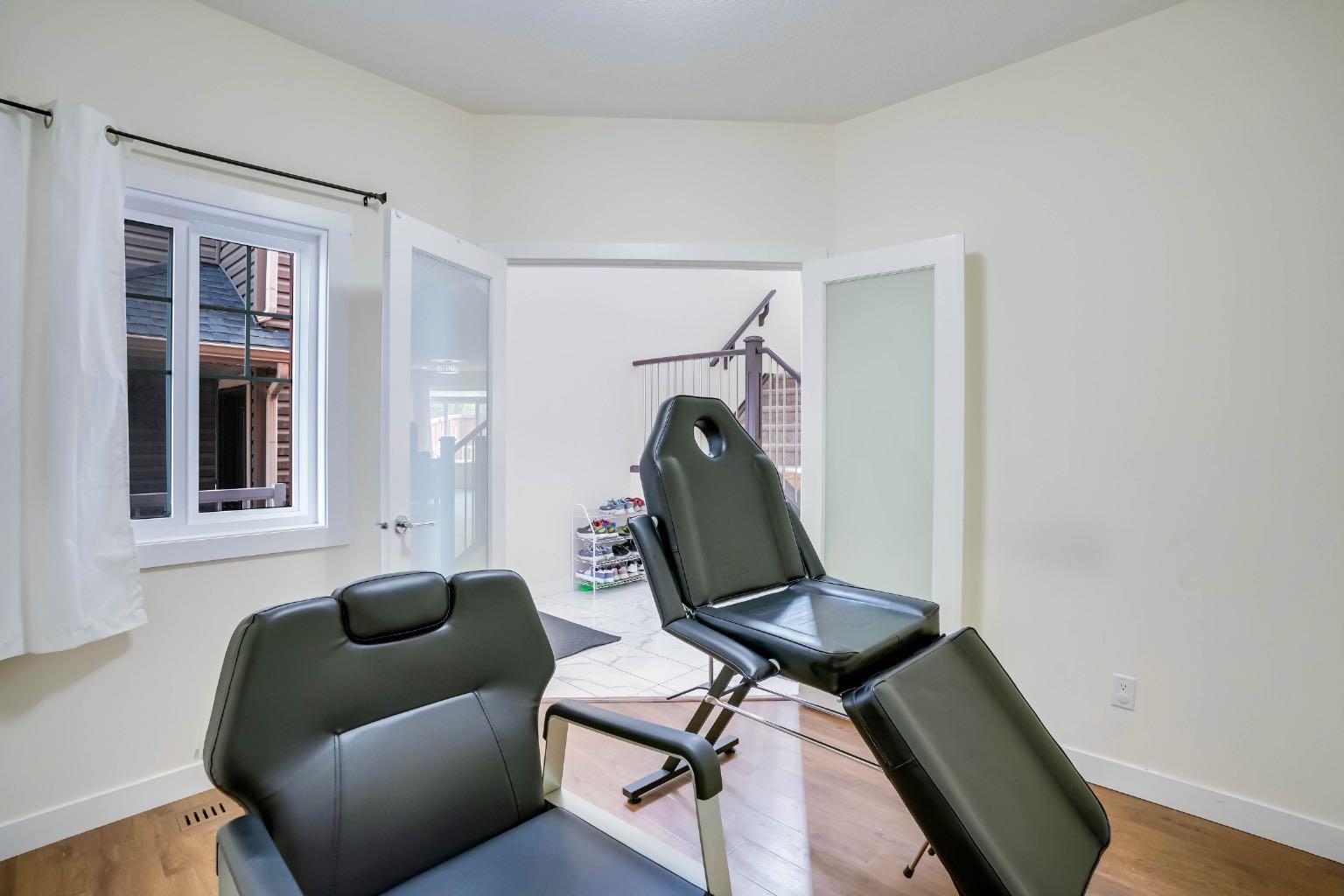 353 Nolanhurst Crescent NW