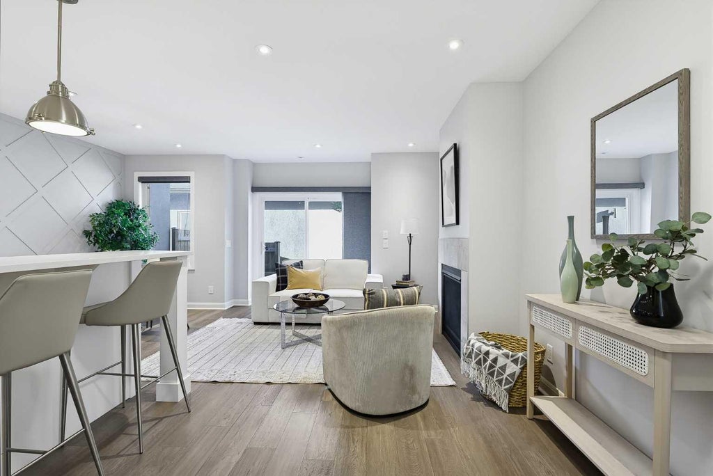 Photo of 530 56 Avenue SW #2, Calgary, AB T2V 0G7 (MLS # A2344979)