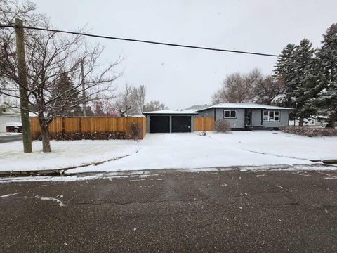 2402 5th Avenue S Lethbridge AB T1J 0X3