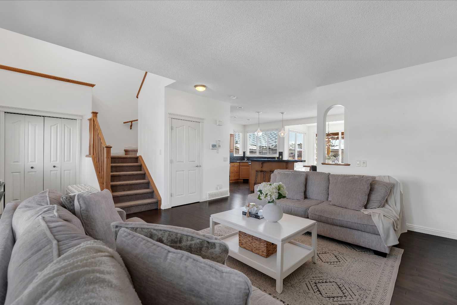 87 Prestwick Close SE