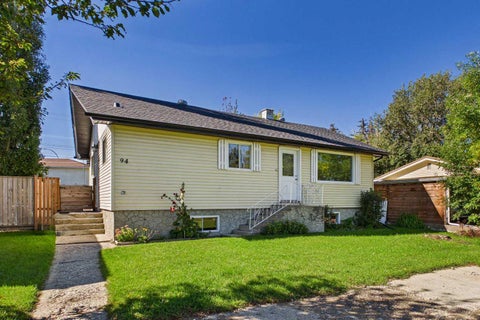 Photo of 94 Lakeside Boulevard, Strathmore, AB T1P 1A1 (MLS # A2346138)