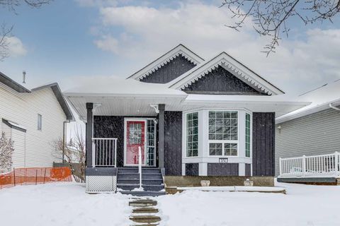 Photo of 374 Martindale Boulevard NE, Calgary, AB T3J 3M1 (MLS # A2299815)