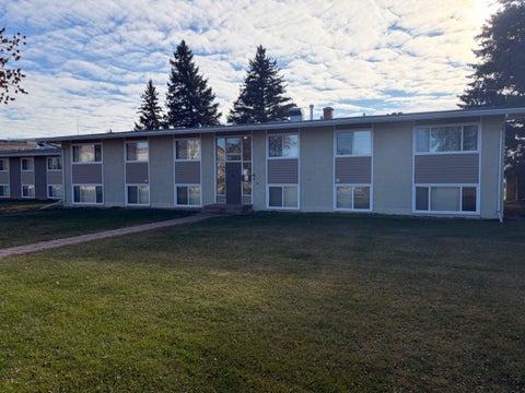 Photo of 9515 88 Ave Ave #B6, Peace River, AB T8S 1G6 (MLS # A2354487)
