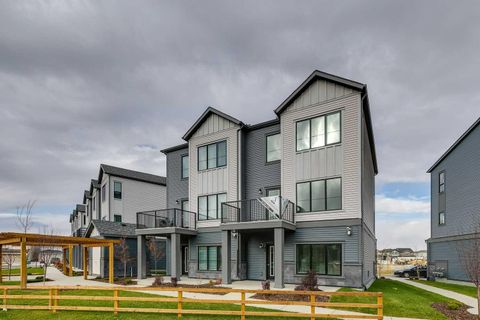 46 Belvedere Terrace SE Calgary AB T2A 0V9