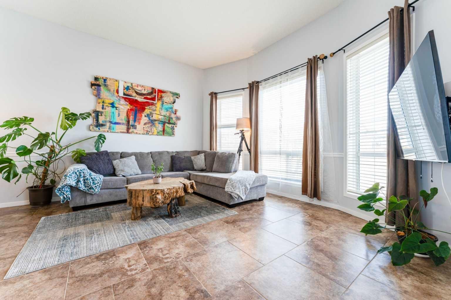 472 Country Hills Drive NW