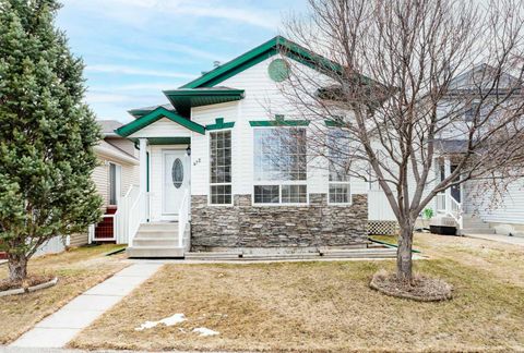 Photo of 472 Country Hills Drive NW, Calgary, AB T3K 4W7 (MLS # A2302141)