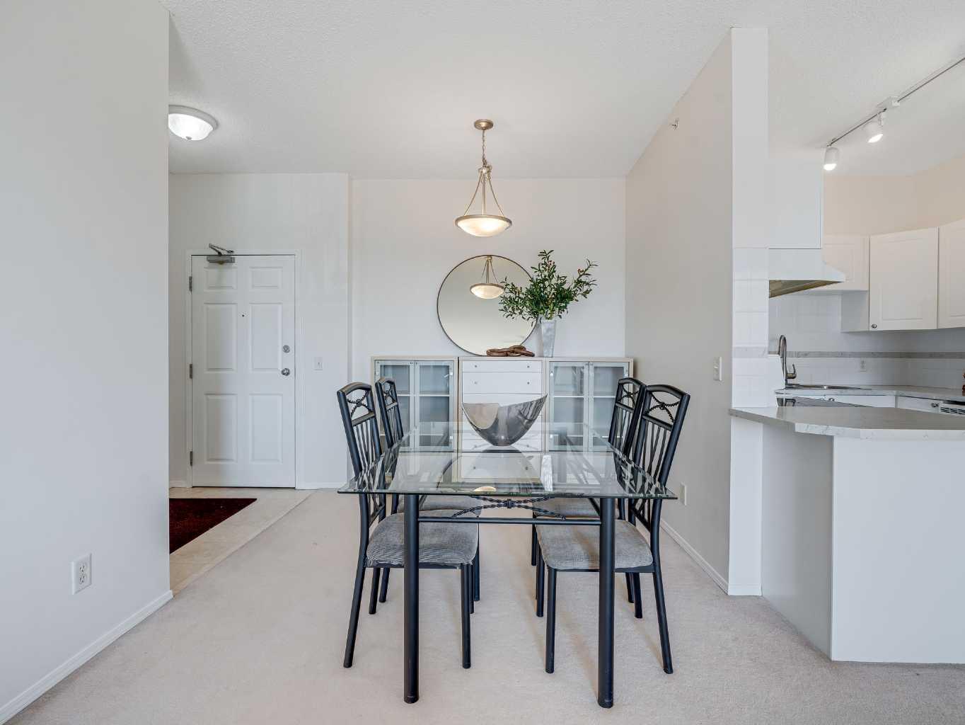 8 County Village Bay NE 410