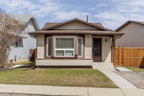 Photo of 119 Bedfield Close NE, Calgary, AB T3K 3L6 (MLS # A2303438)