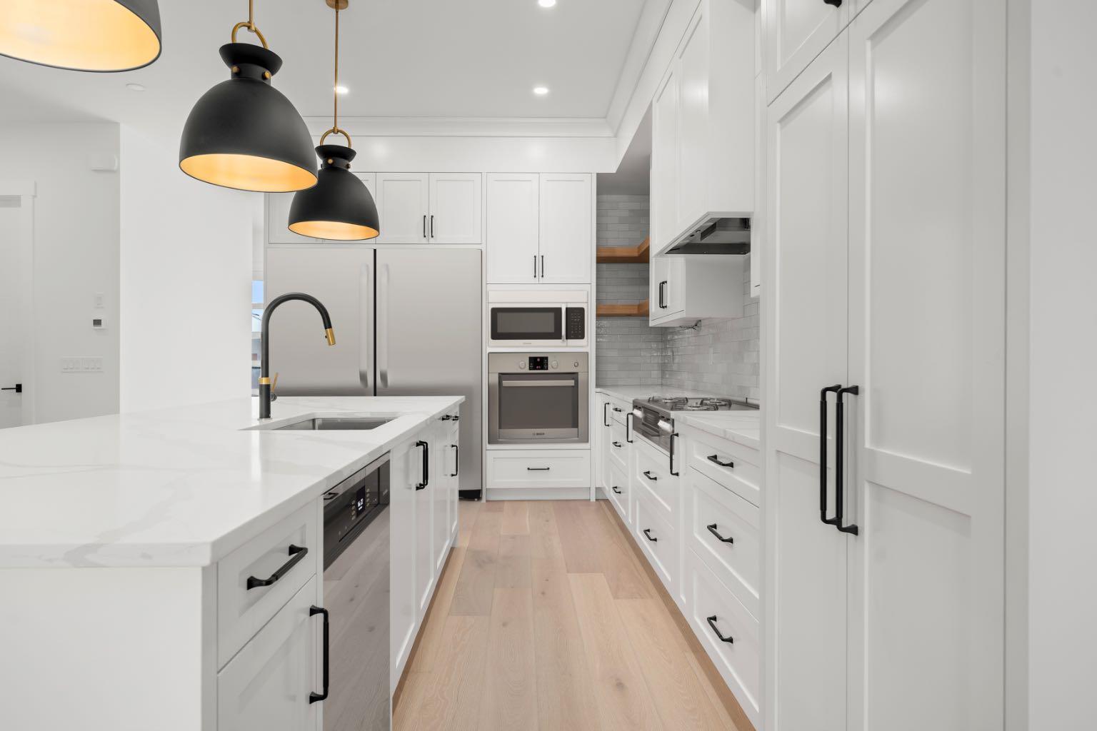 1907 28 Avenue SW