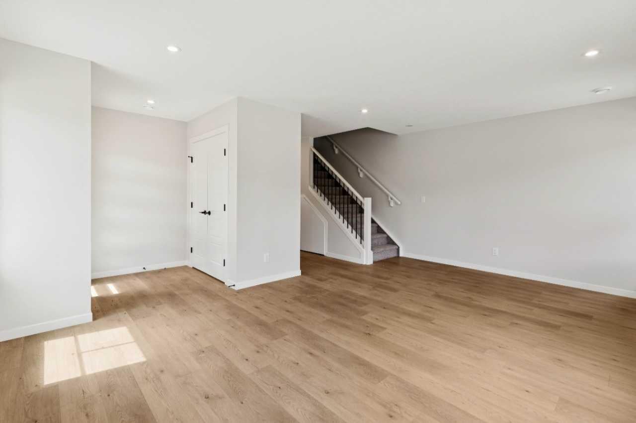 350 Mahogany Parade SE 1201