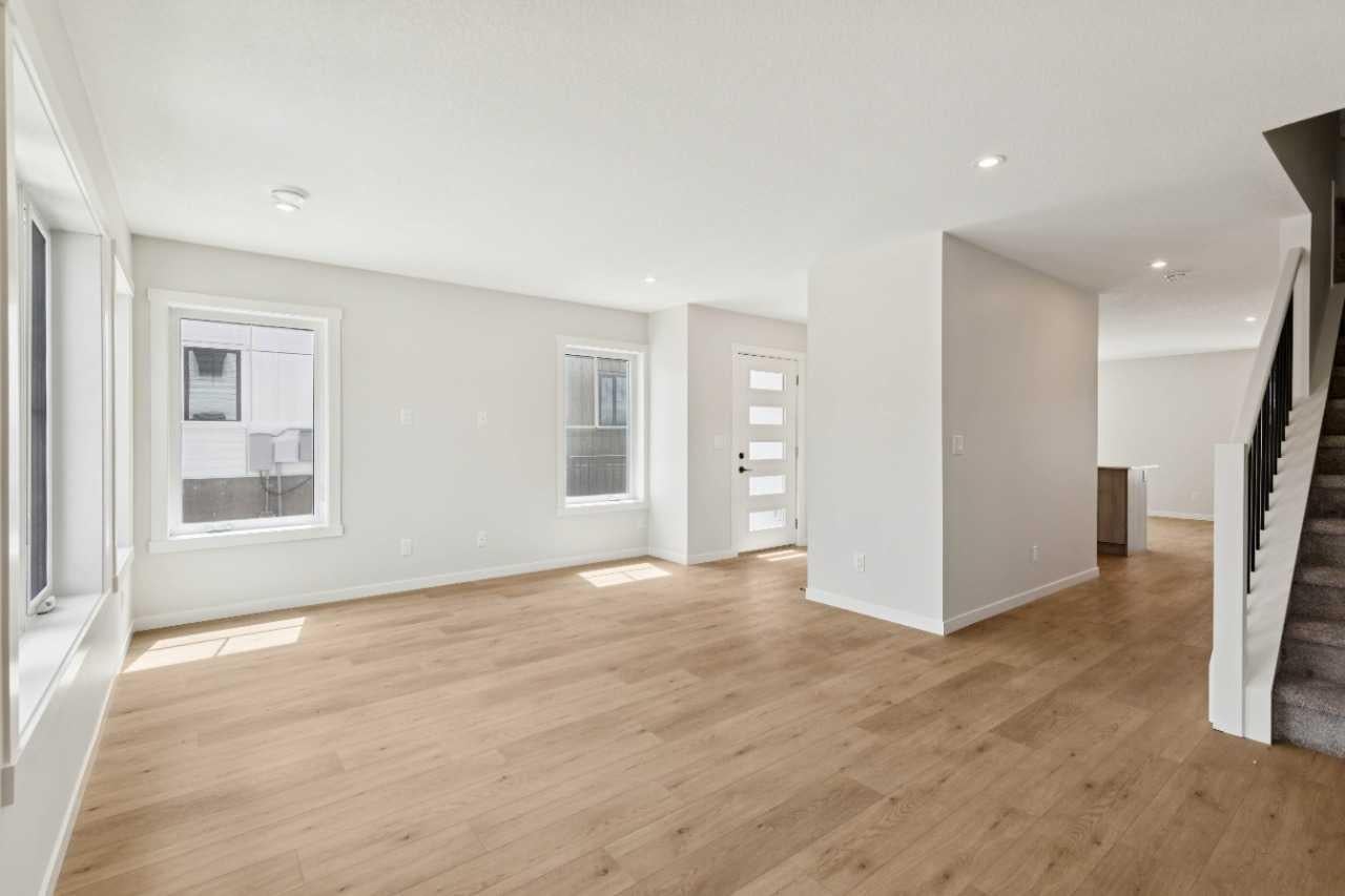 350 Mahogany Parade SE 1201