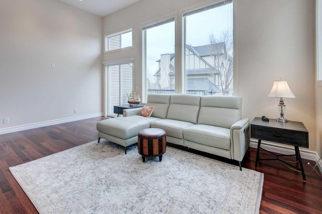 Photo of 14 Everridge Common SW, Calgary, AB T2Y 5G9 (MLS # A2296619)