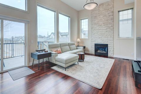 Photo of 14 Everridge Common SW, Calgary, AB T2Y 5G9 (MLS # A2296619)