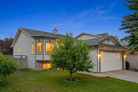 Photo of 940 Coventry Drive NE, Calgary, AB T3K 4J6 (MLS # A2336999)
