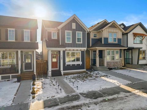 161 Lavender Manor SE Calgary AB T3S 0G7
