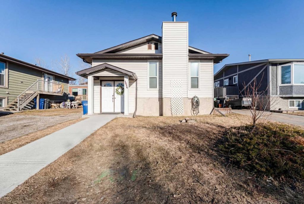 Photo of 1524 Big Springs Way SE, Airdrie, AB T4A 1N2 (MLS # A2286280)