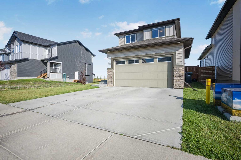 Photo of 816 Lakewood Circle, Strathmore, AB T1P 0G7 (MLS # A2343737)