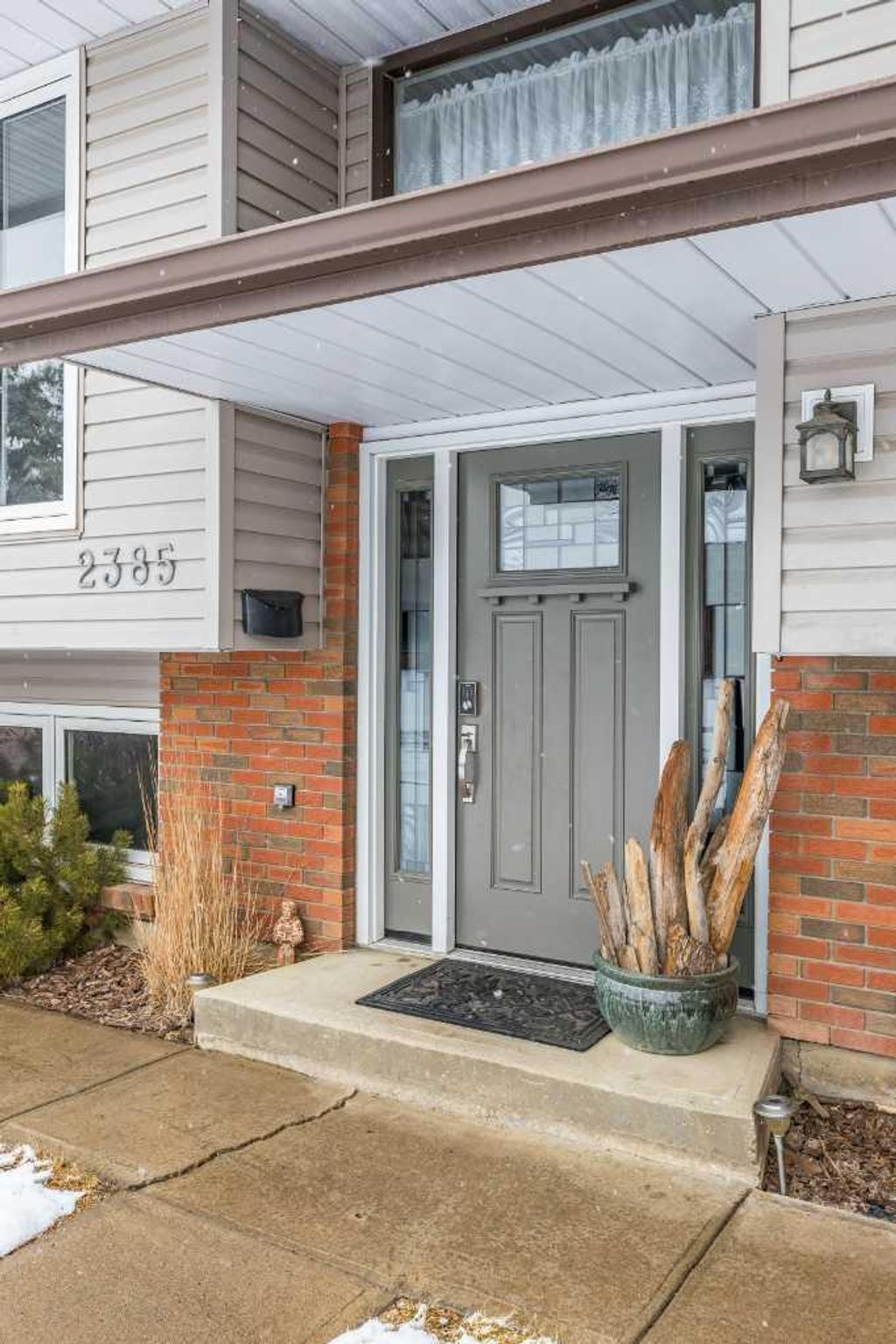 Photo of 2385 12 Avenue SE, Medicine Hat, AB T1B 1Y8 (MLS # A2292883)