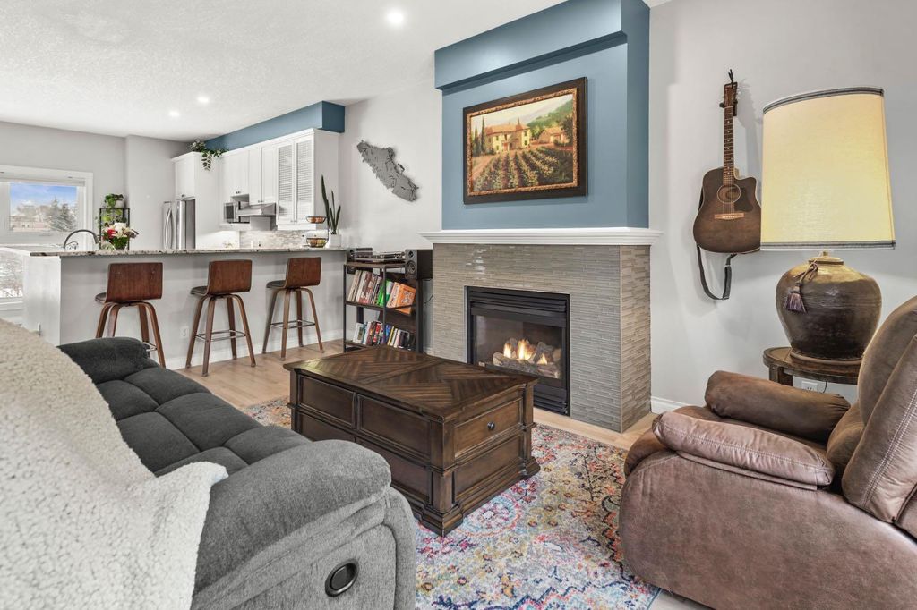 Photo of 2401 17 Street SW, Calgary, AB T2T 4M9 (MLS # A2287457)